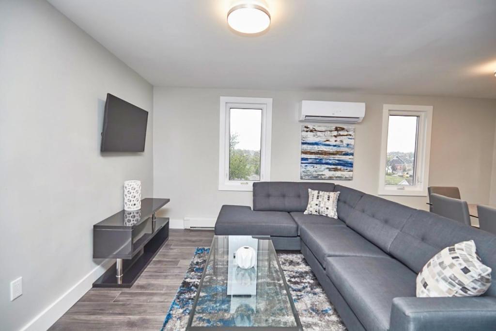Clifton Hill Hideaway 3a - Two Bedroom *